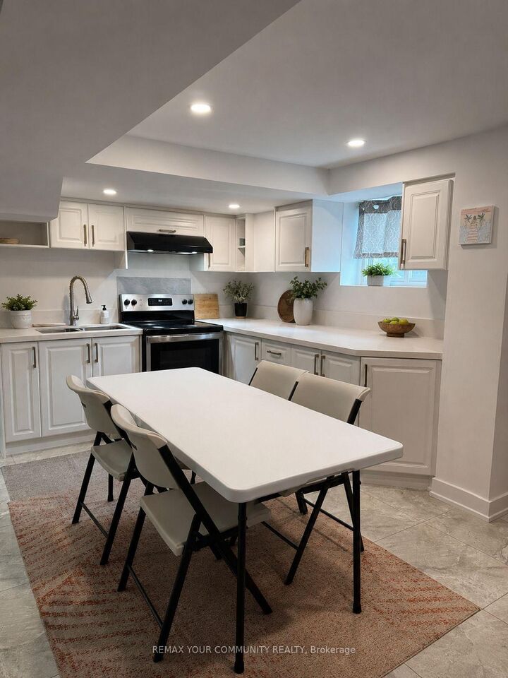 Property Photo:  84 Cindy Nicholas Drive Bsmt  ON M1E 5L1 