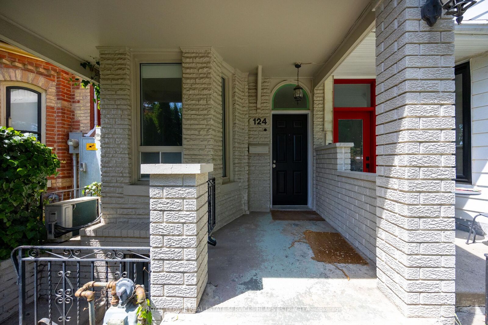 Property Photo: 124 Argyle Street Main ON M6J 1N9