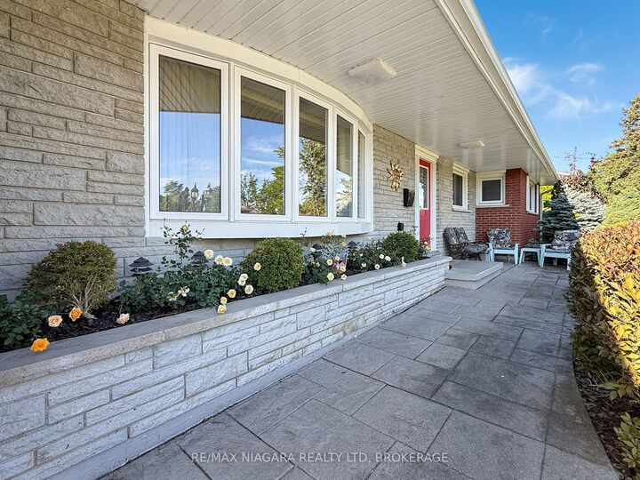 Property Photo:  27 Lindbergh Drive  ON L2A 2Z5 