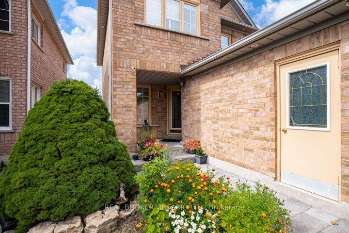 Property Photo:  60 Whitefaulds Road  ON L6A 2K4 