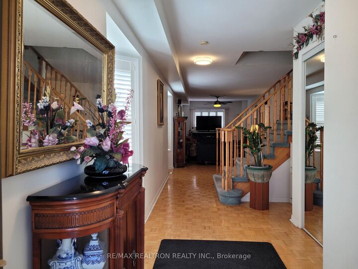 Property Photo: 6 Echo Glen Road ON M1G 3W2