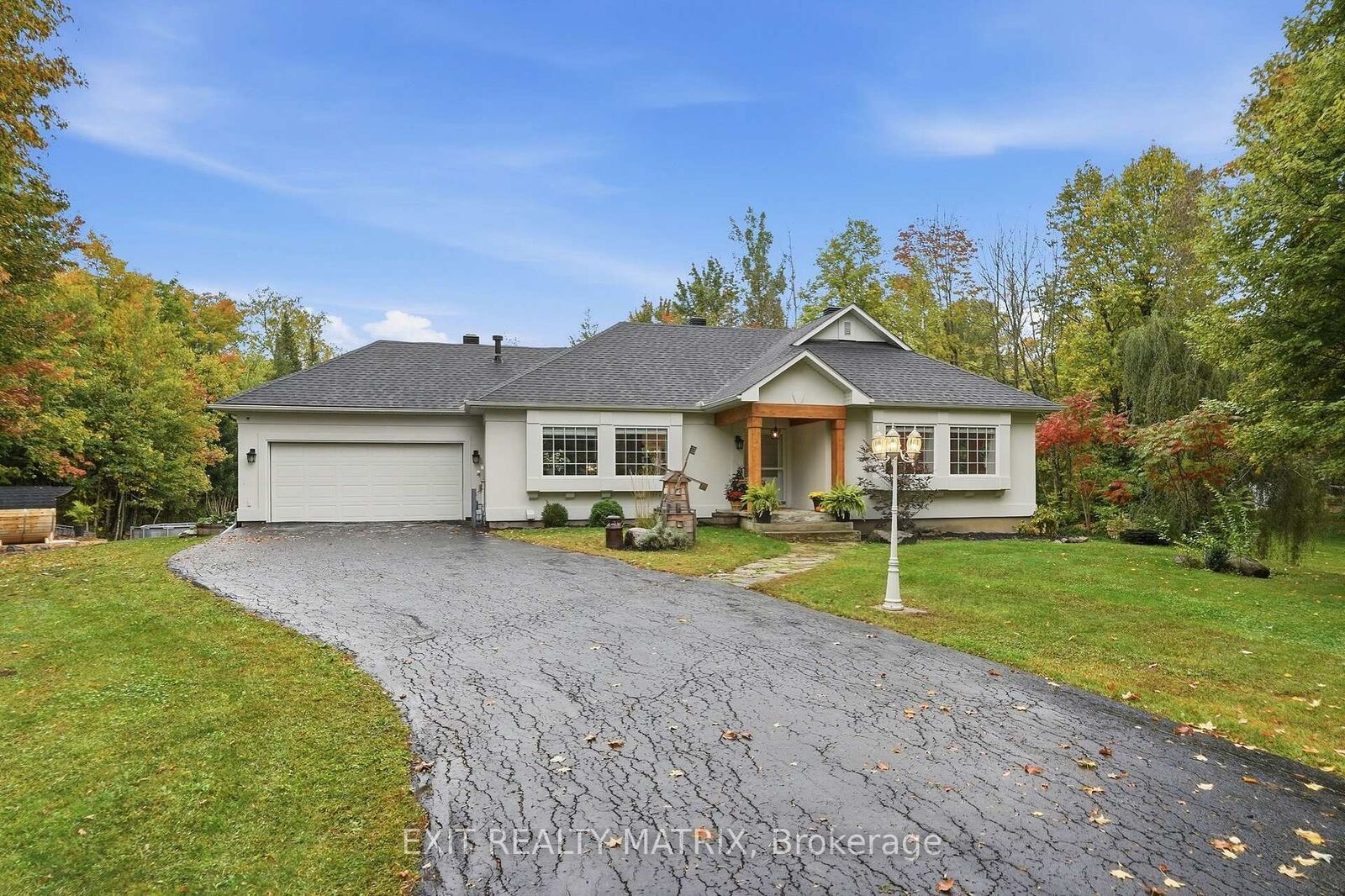 Property Photo:  710 Du Parc Road  ON K0B 1K0 