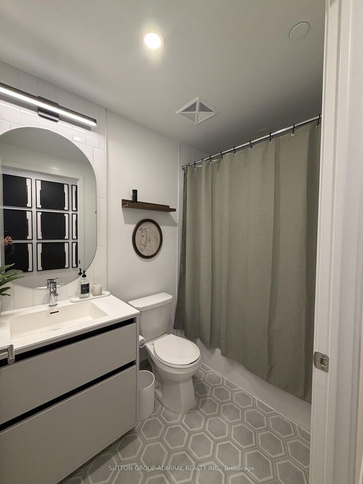Property Photo:  7950 Bathurst Street 1501  ON L4J 0L4 