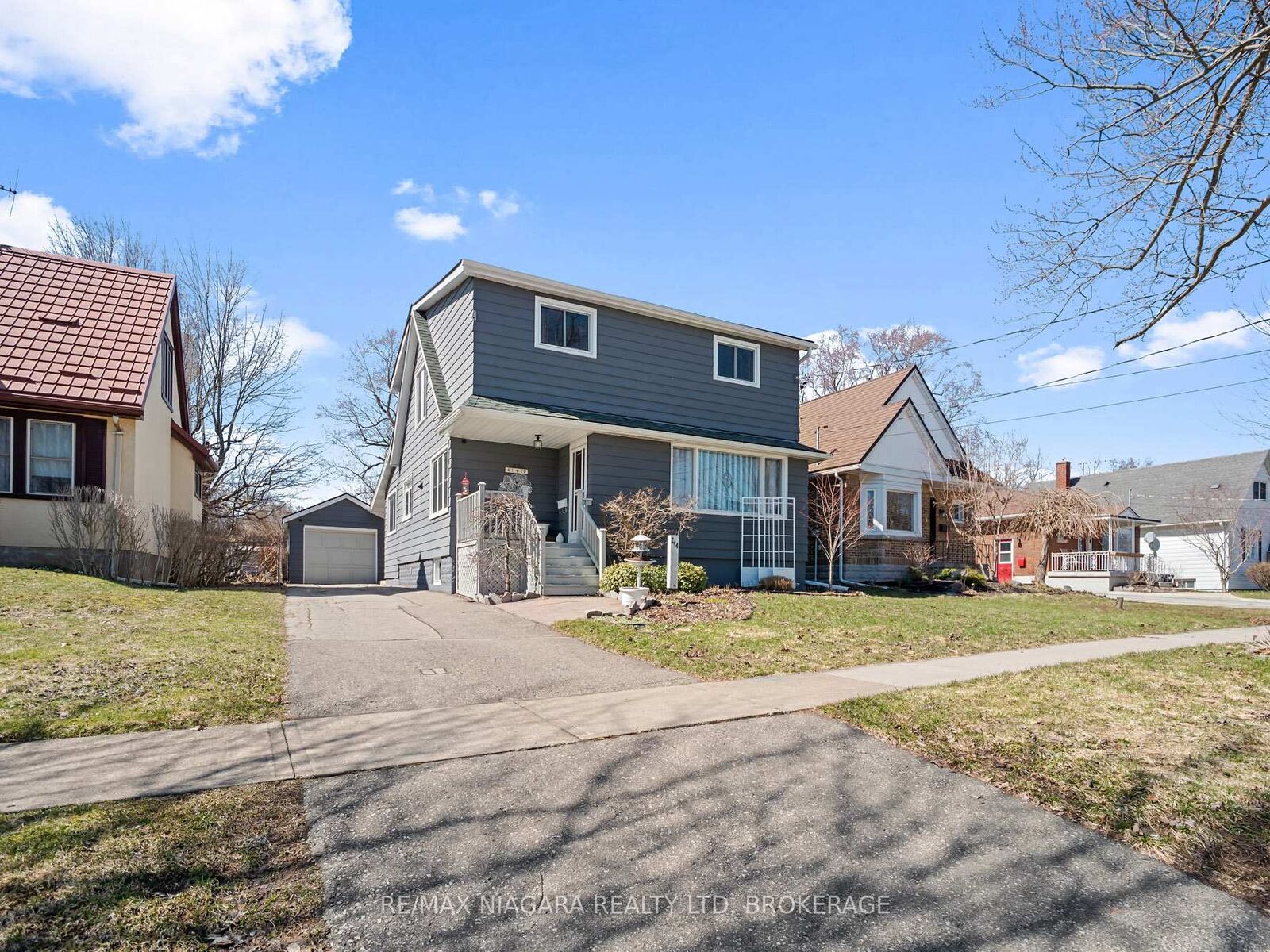Property Photo:  244 North Street  ON L2A 3R8 