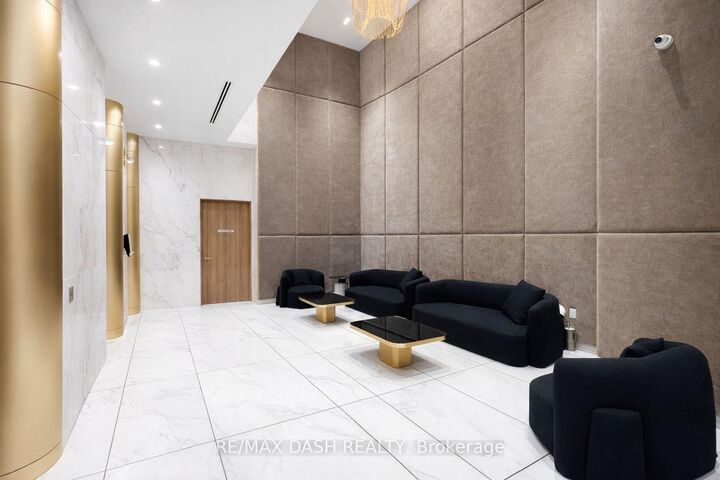 Property Photo:  634 Church Street 1911  ON M4Y 0G9 