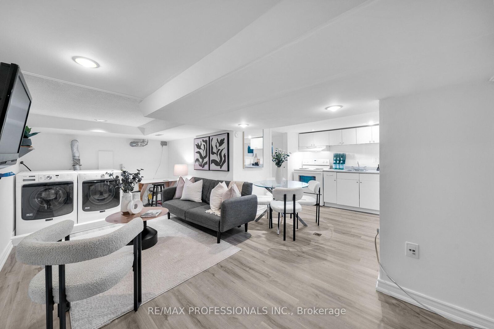 Property Photo:  176 Sixth Street Lower  ON M8V 3A5 