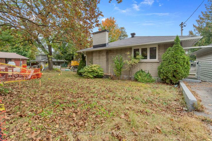 Property Photo:  286 Clare Street  ON K1Z 7E4 