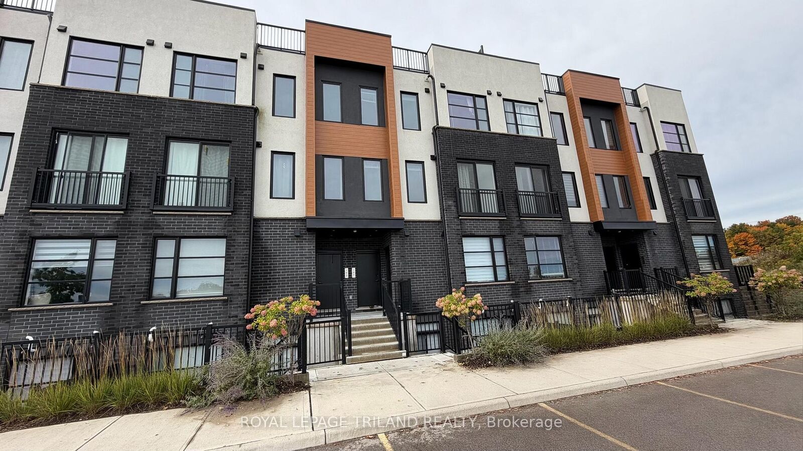 Property Photo:  3900 Savoy Street 197  ON N6P 0H9 