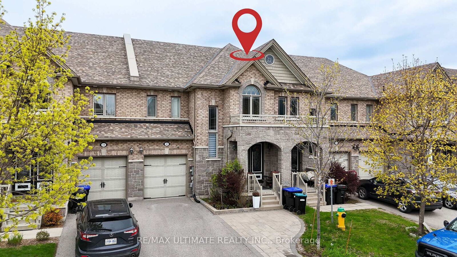 Property Photo:  42 Walker Boulevard Upper  ON L9R 0N2 