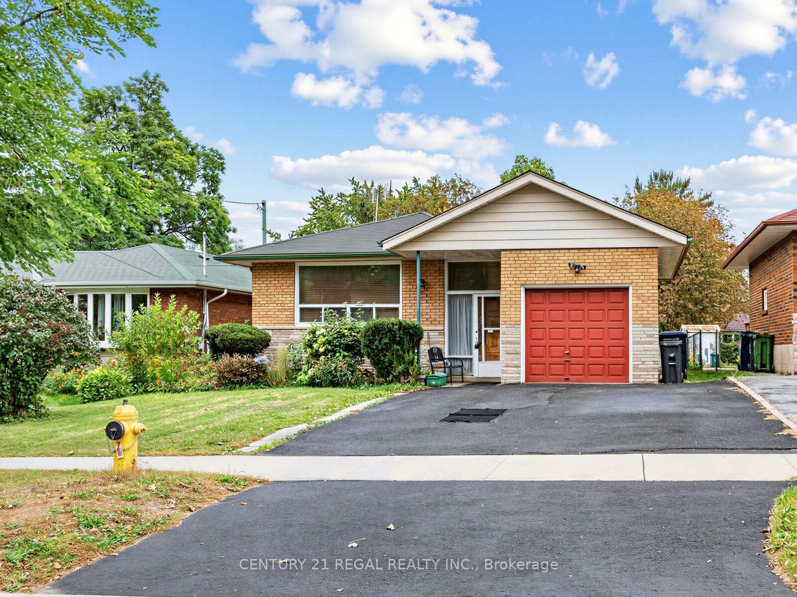 Photo de la propriété:  121 Janray Drive  ON M1G 1Y8 