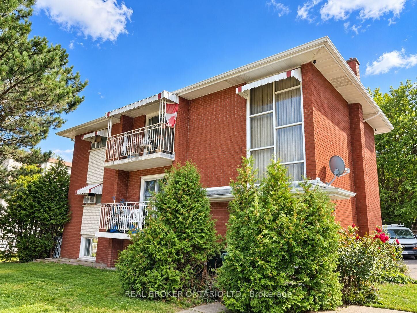 Property Photo:  93 Brybeck Crescent C  ON N2M 2C5 