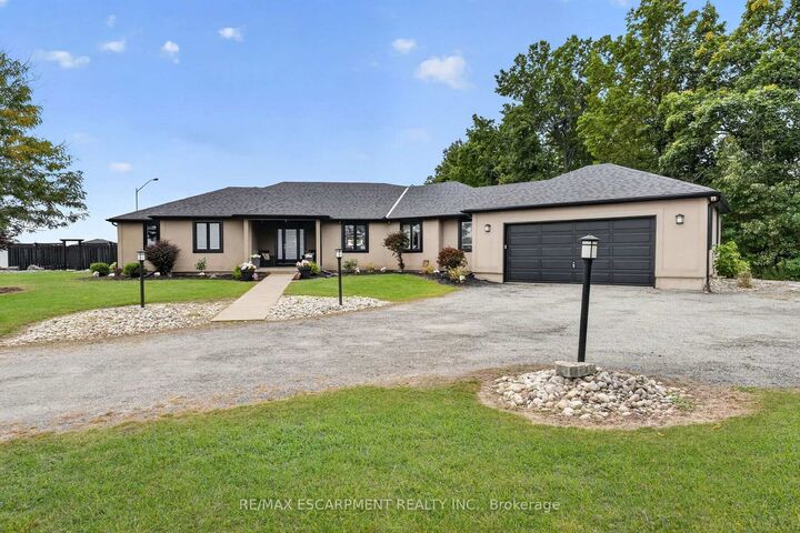 Property Photo:  1380 Eighth Avenue Louth N/A  ON L2R 6P7 