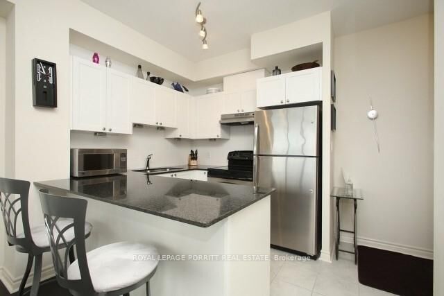 Property Photo: 3865 Lake Shore Boulevard W 1109 ON M8W 0A2
