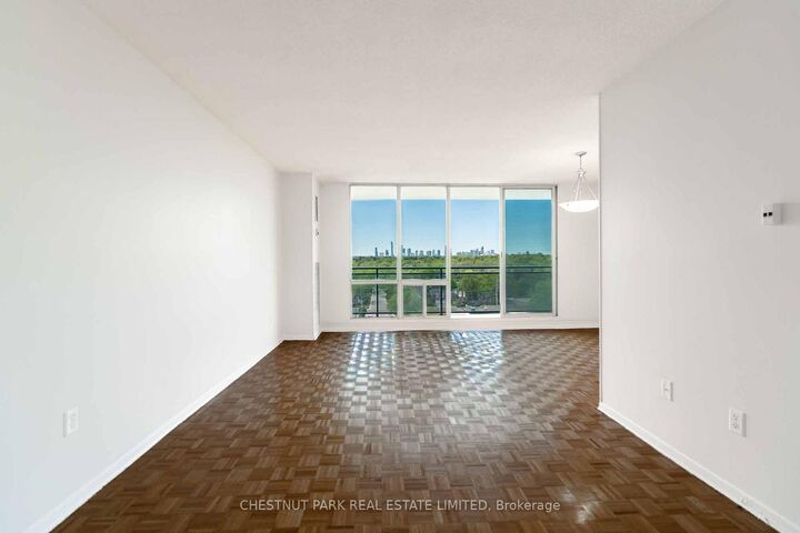 Property Photo:  150 Lakeshore Road W 1412  ON L5H 3R2 