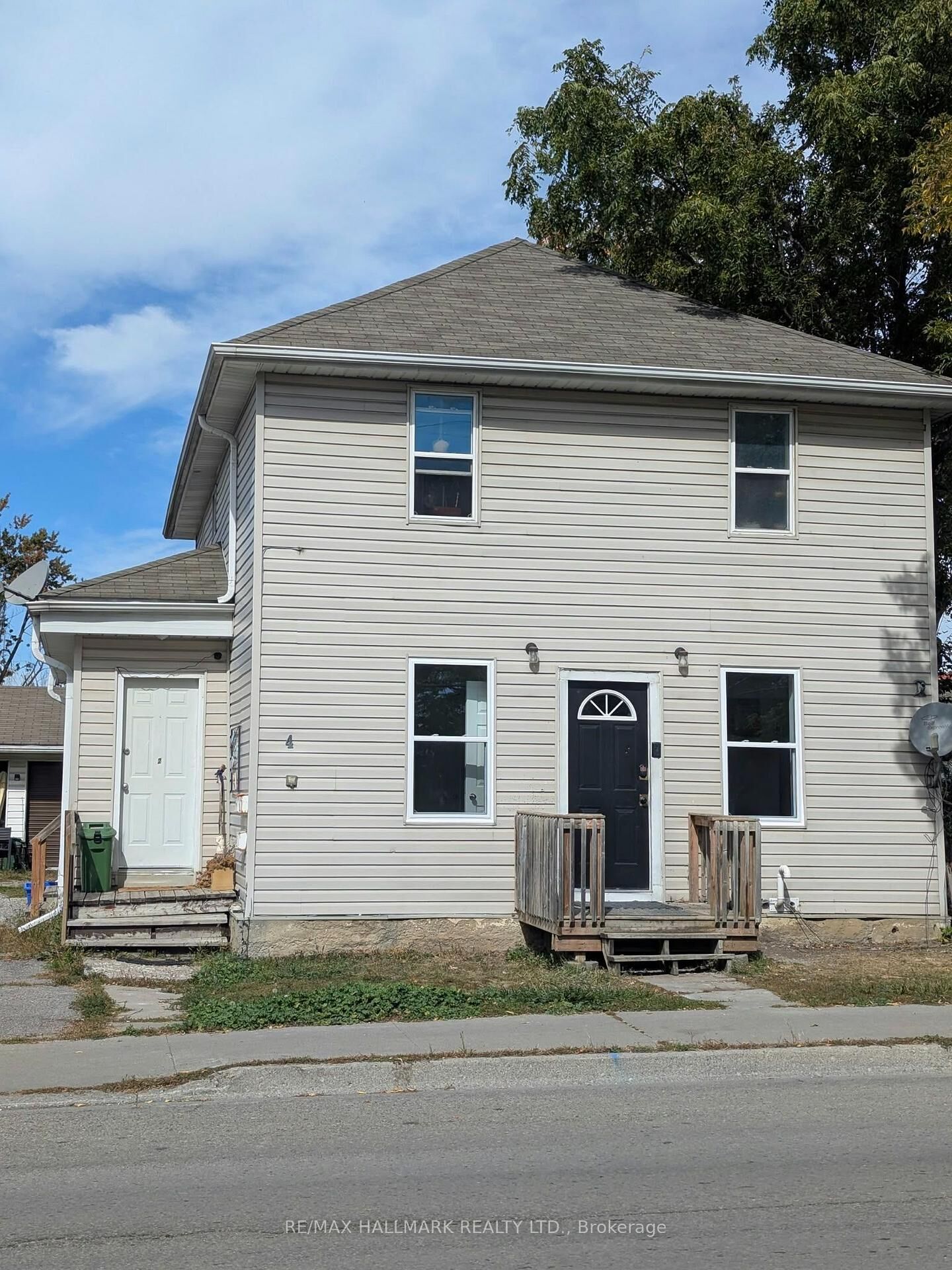 Property Photo:  4 Mary Street  ON K9V 2N4 