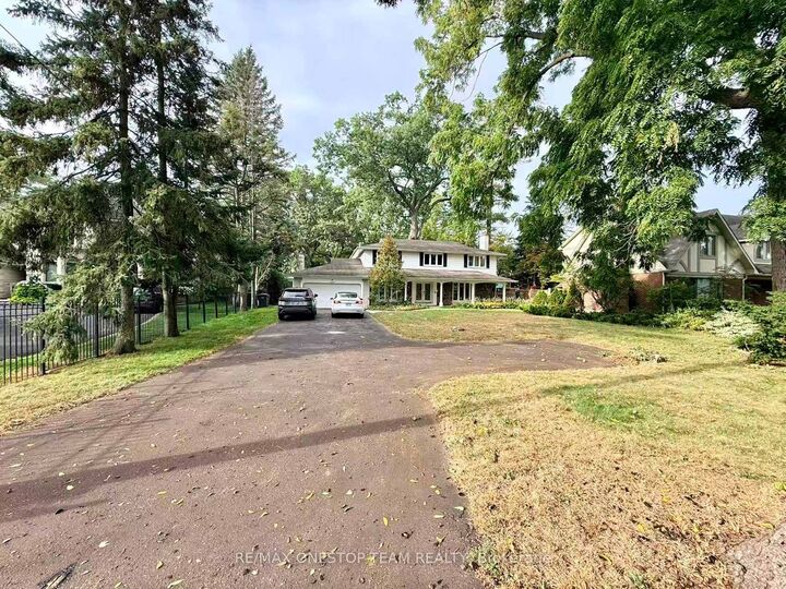 Property Photo:  1220 Clarkson Road N Upper  ON L5J 2W2 