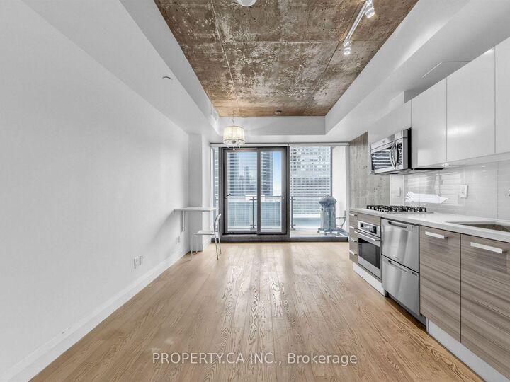 Property Photo:  224 King Street W 1506  ON M5V 1H8 