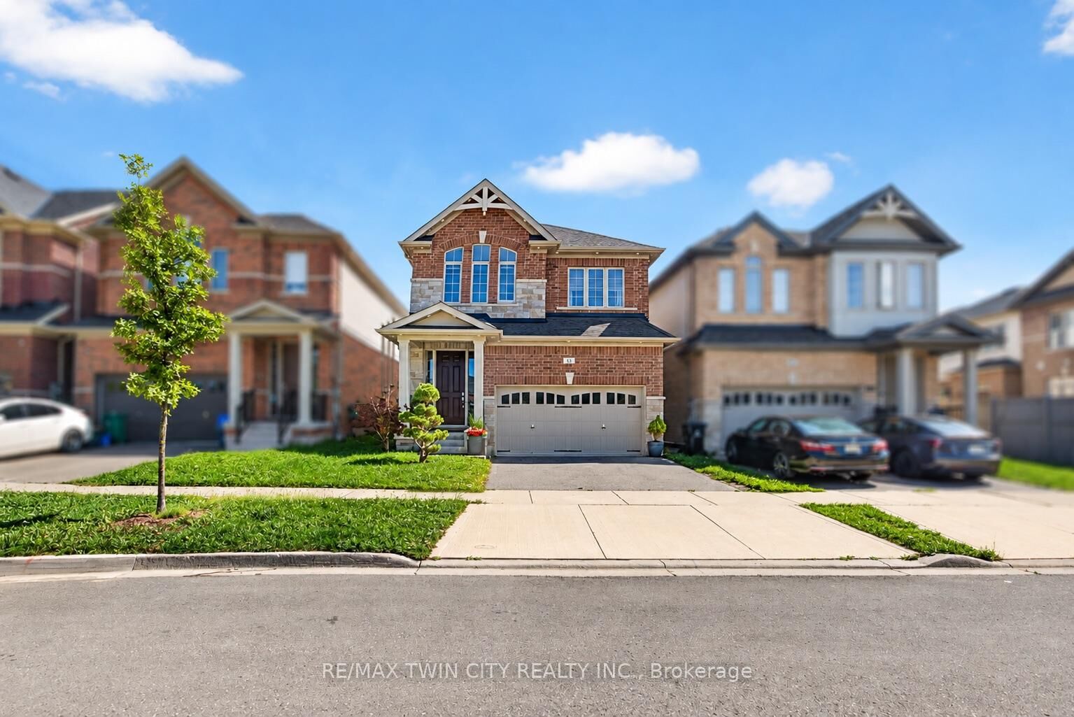 Property Photo:  10 Reistwood Drive  ON N2R 0N7 