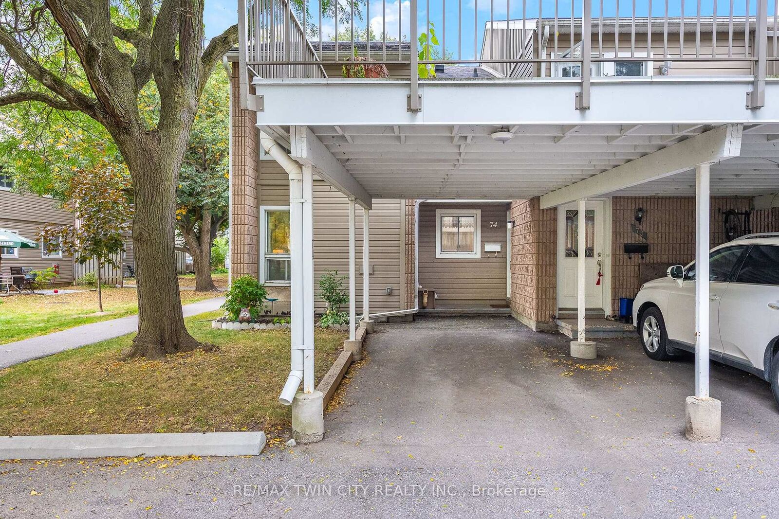 Property Photo:  65 Glamis Road 74  ON N1R 6W4 