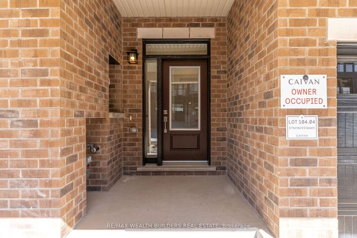Property Photo:  6 Thornbird Crescent  ON L6V 3N5 