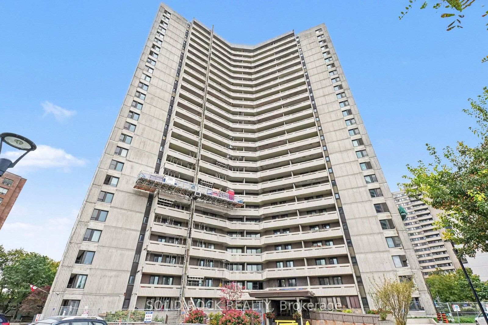 Property Photo: 1171 Ambleside Drive 402 ON K2B 8E1