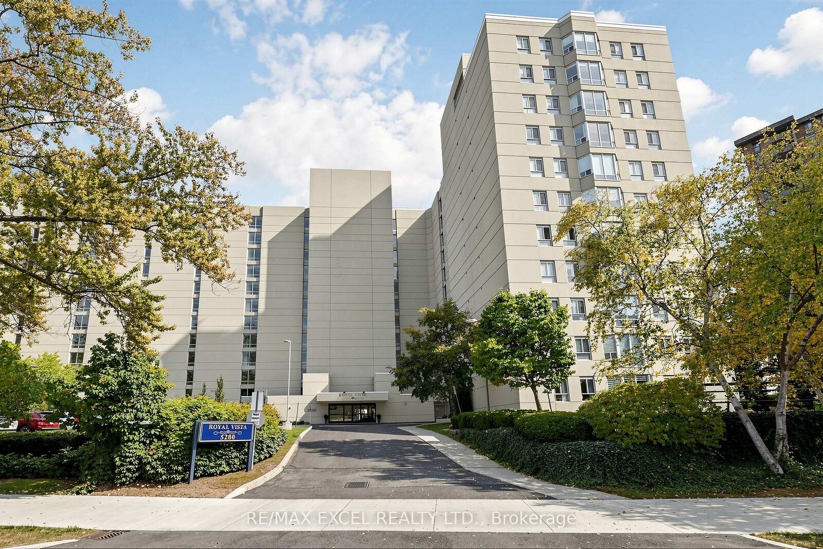 Property Photo:  5280 Lakeshore Road 607  ON L7L 5R1 