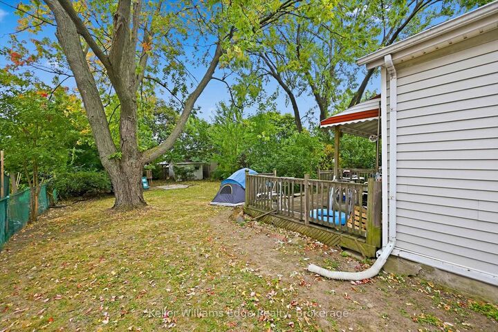 Property Photo:  24 Brucedale Avenue W  ON L9C 1C2 