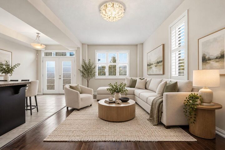 Photo de la propriété:  8 Rouley Lane  ON L9G 0G5 