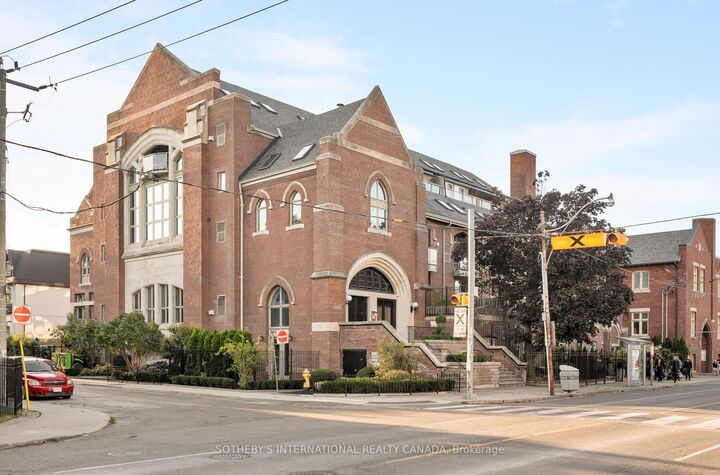 Property Photo:  660 Pape Street 102  ON M4K 3S5 