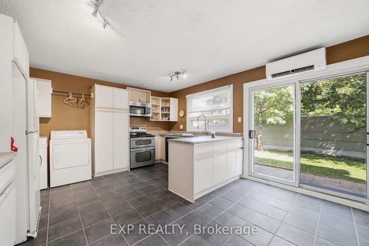 Property Photo:  56 Yardley Place  ON N6G 2J3 