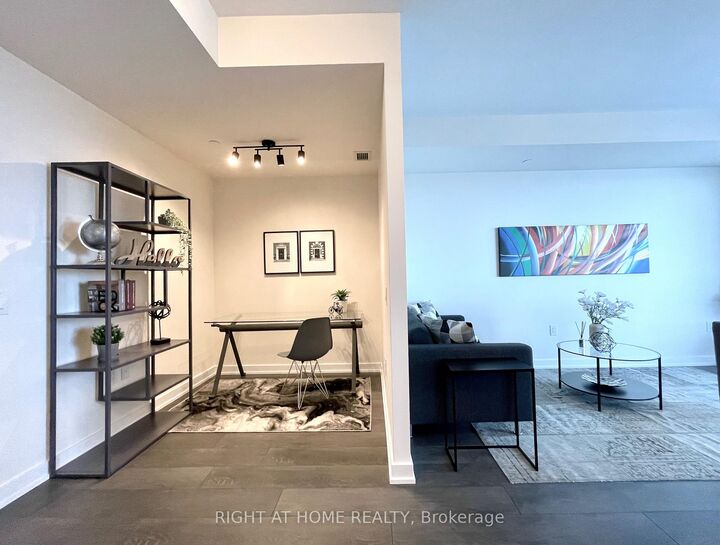Property Photo:  28 Freeland Street 2908  ON M5E 0E3 