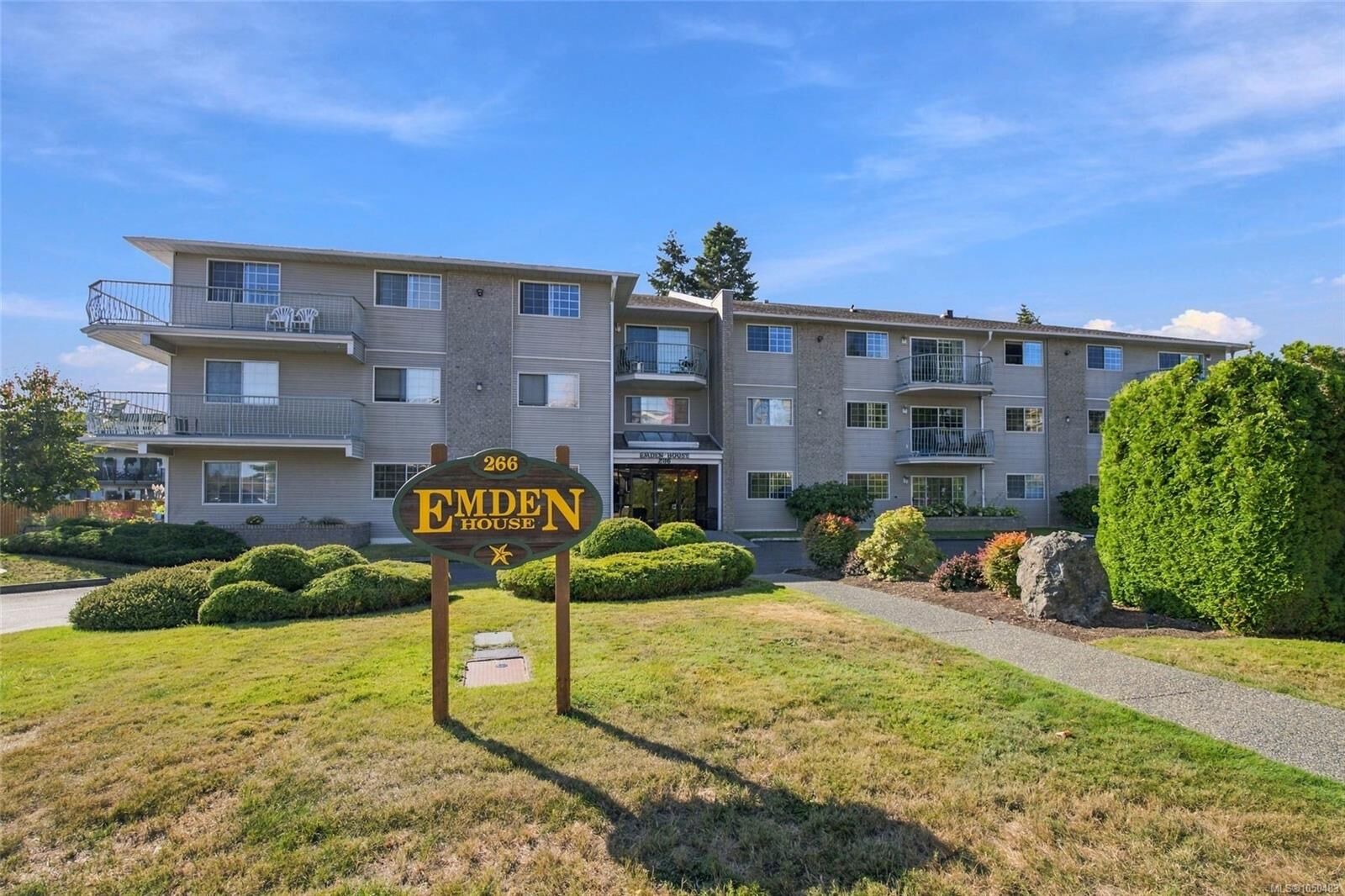 Property Photo: 266 Hirst Ave #304 BC V9P 2K9