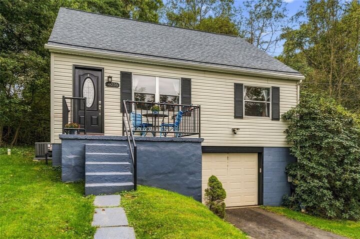 Property Photo: 4016 Gibsonia Rd PA 15044