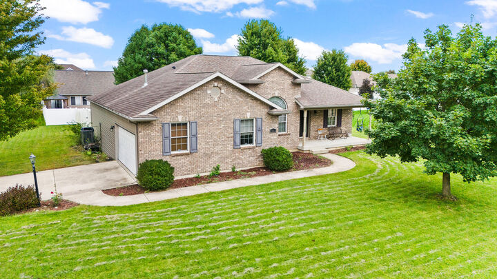 Property Photo:  1111 Arbor Lane  OH 45373 
