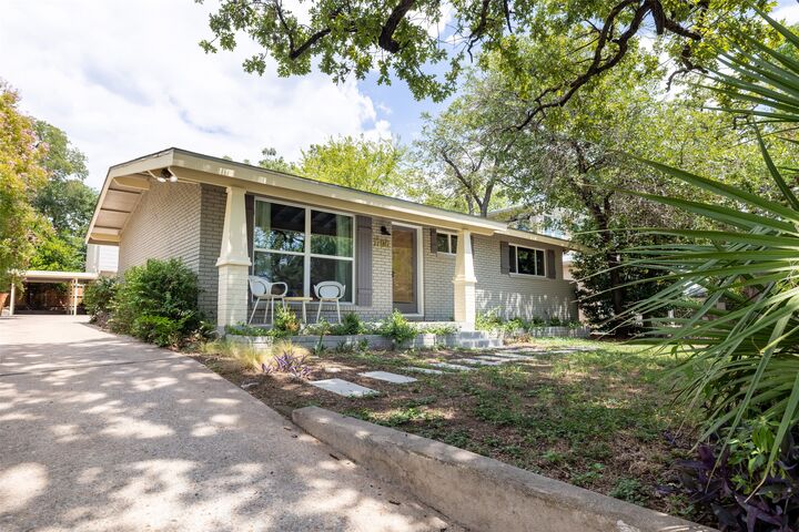 Property Photo: 1706 Palma Plaza C TX 78703