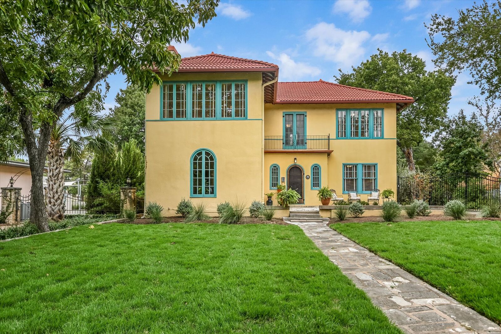 Property Photo: 106 W 32nd Street TX 78705