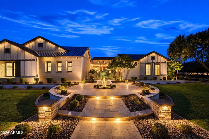 Property Photo: 2674 E Hummingbird Way AZ 85297