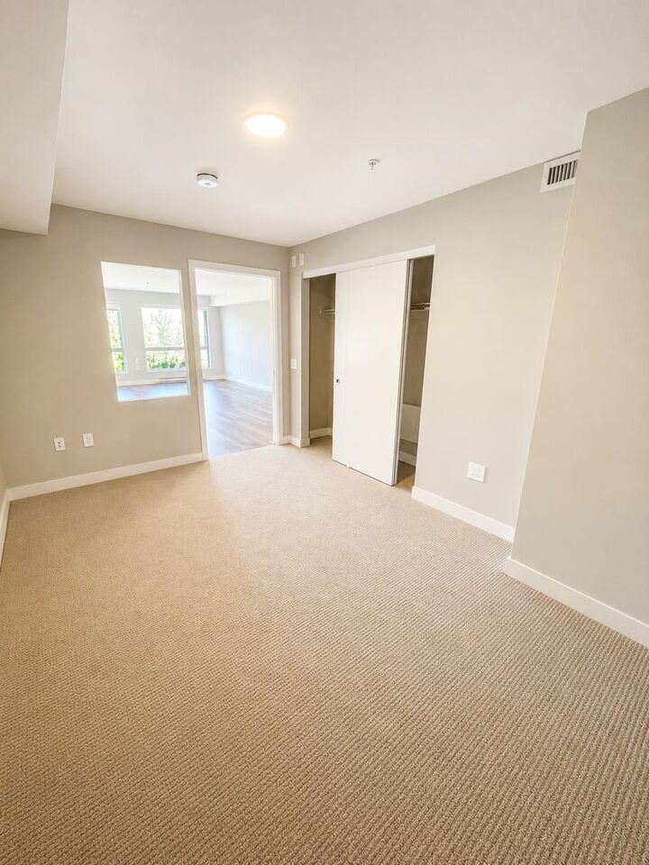 Property Photo:  408 East Columbia 415  BC V3L 1B1 