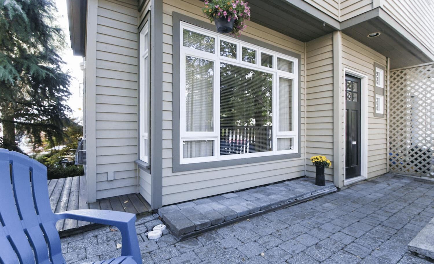Property Photo:  