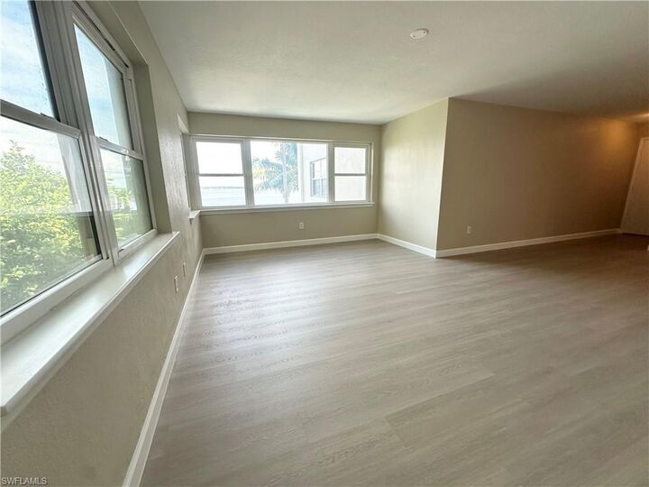 Property Photo: 1900 Clifford St 204 FL 33901