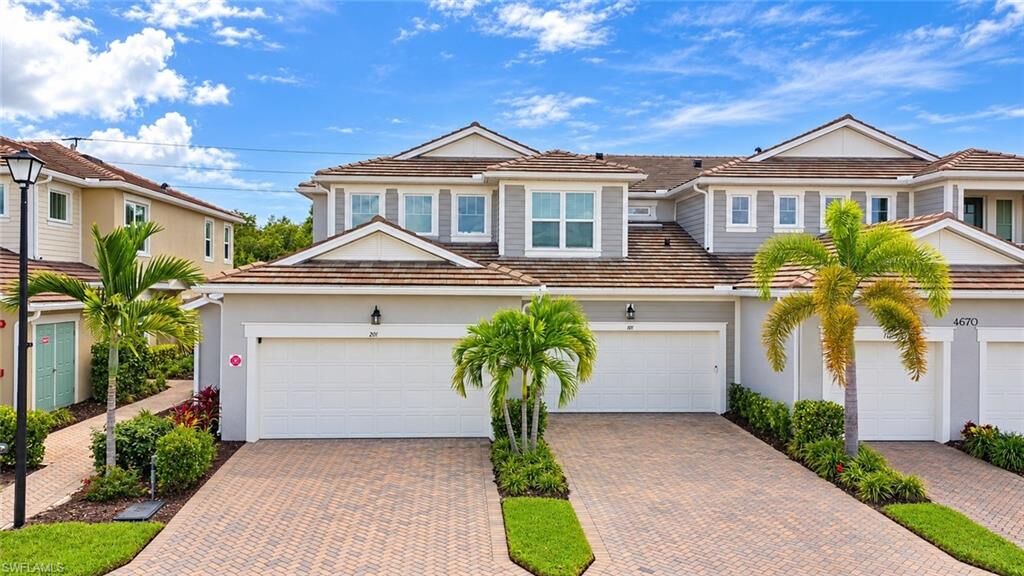 Property Photo:  4670 Arboretum Cir 101  FL 34112 