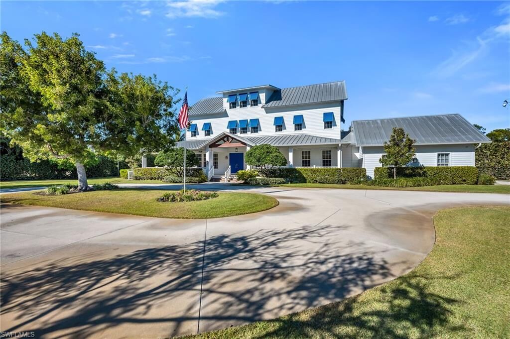 Property Photo: 65 Mahogany Dr FL 34108