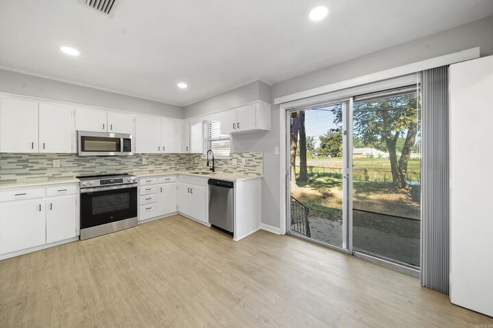 Property Photo: 1013 Healy Street AR 72117