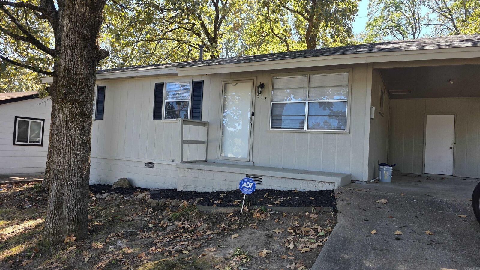 Property Photo: 517 Libby Ln AR 72118