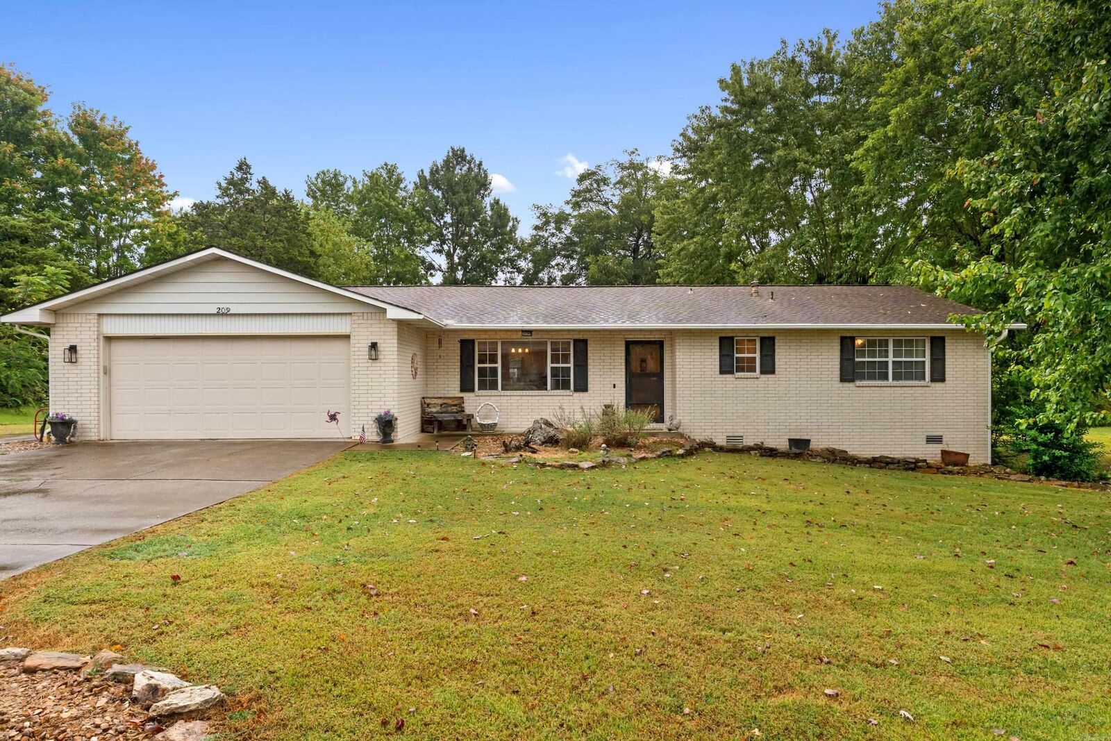Property Photo:  209 Parkview Drive  AR 72653 