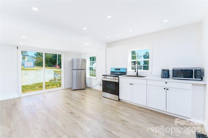 Property Photo:  640 McKee Street  NC 28001 