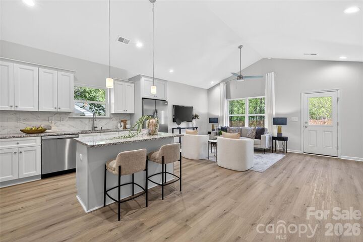 Property Photo: 1009 E Catawba Street NC 28092