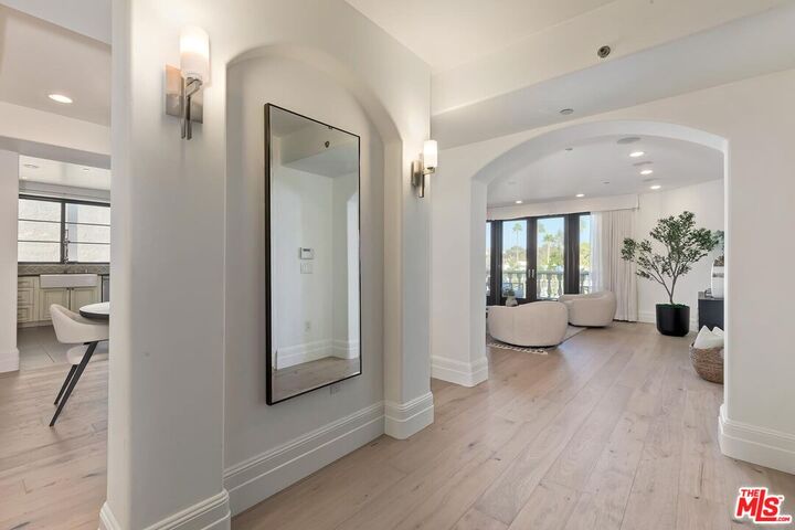 Property Photo:  11715 Chenault St, Unit Ph1  CA 90049 