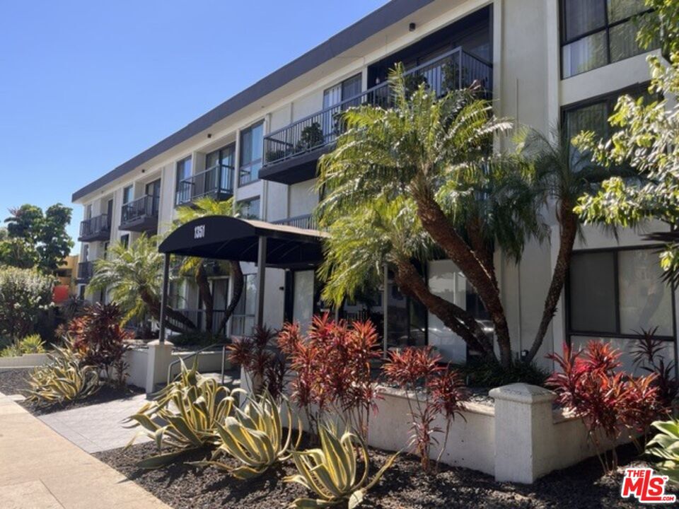 Property Photo: 1351 N Crescent Heights, Unit 210 CA 90046