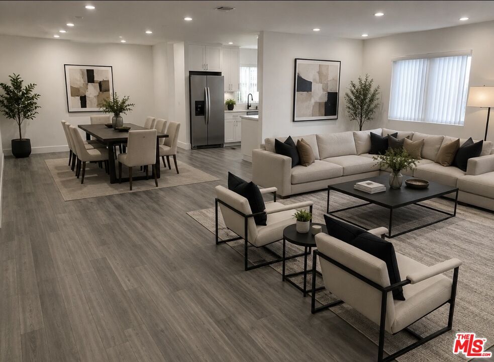 Property Photo: 1118 S Holt Ave, Unit 6 CA 90035